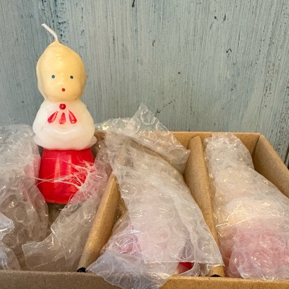 Nostalgic Christmas Caroler Candles Set - Picture 7 of 8